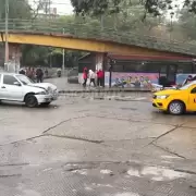Choque entre un taxi y un automóvil particular en la Vieja Terminal