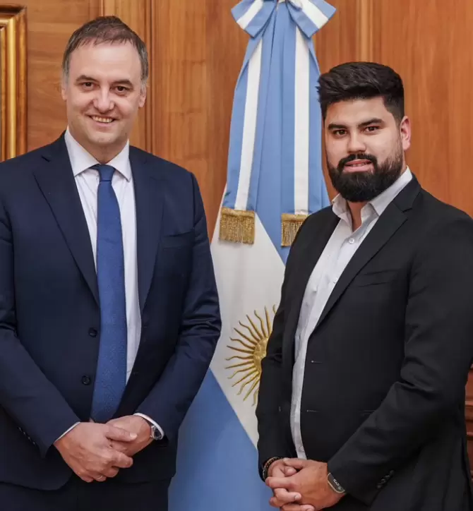 manuel adorni y fabian fernandez