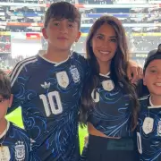 Explot� el palco: la emocionante reacci�n de Antonela y sus hijos al segundo golazo de Messi