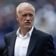 Muri� la madre de Didier Deschamps y el entrenador dejar� la concentraci�n de Francia