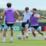 Scaloni baraja el equipo alternativo para el partido con Jordania: quiénes jugarían y la gran duda Messi