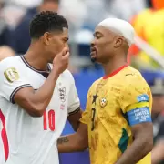 Pol�mica con Bellingham: se tap� la boca para hablarle a un rival y no fue expulsado