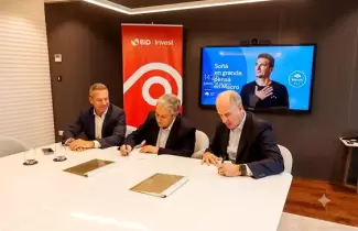 De izquierda a derecha: Jorge Scarinci, Gerente de Finanzas de Banco Macro, Santiago Portais, Gerente de Entidades Financieras, y Sergio Lew, CIO de B