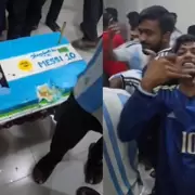 Locura por Messi en Bangladesh: festejaron su cumplea�os con una torta gigante
