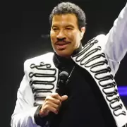 Internaron a Lionel Richie de urgencia tras sufrir una descompensaci�n durante un recital