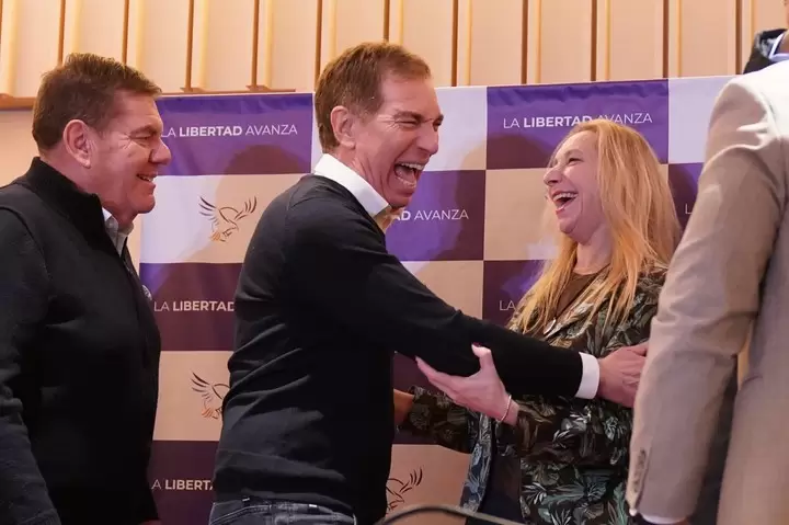 santilli y Karina Milei