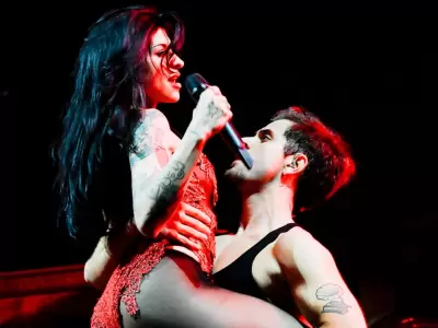 Romance confirmado: Cazzu reapareci� en una obra de teatro junto a su bailar�n Ignacio Colombara y estallaron los rumores