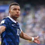 Kylian Mbappé le respondió a una senadora de Paraguay tras recibir insultos racistas: "Es una mujer despreciable"