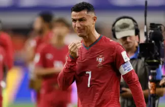El llanto y desconsuelo de Cristiano Ronaldo tras la eliminaci�n ante Espa�a: el triste adi�s de una leyenda