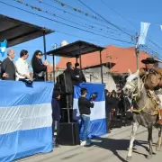 El intendente "Chuli" Jorge encabezó el acto por el 9 de Julio: festejos patrios y aniversario barrial en la capital