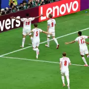 Inglaterra le ganó a Noruega 2 a 1 y es semifinalista: enfrentará a Argentina o Suiza