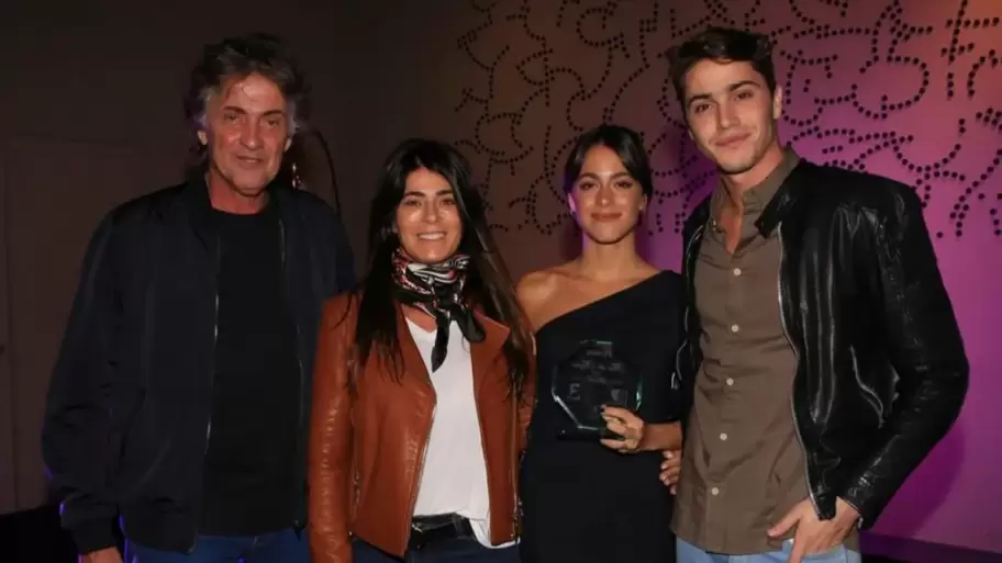 tini stoessel familia