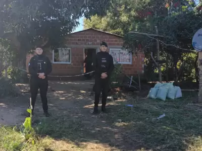 encontraron a un nene de 8 anos muerto en su casa de misiones investigan si su madre lo mato y luego intento suicidarse