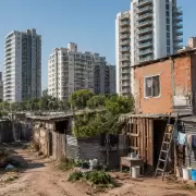 Crisis habitacional en Argentina: faltan 1,7 millones de viviendas y casi 5,7 millones de hogares presentan problemas