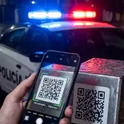 polic�a imagen gen�rica escaneo de qr para denuncias
