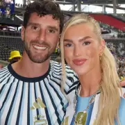 La novia inglesa de Marcos Senesi reveló a quién alentará hoy: "Estoy súper orgullosa de mi país"