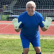 Peter Shilton calent� la previa de la semifinal y record� los goles que le hizo Maradona: "Nos robaron"