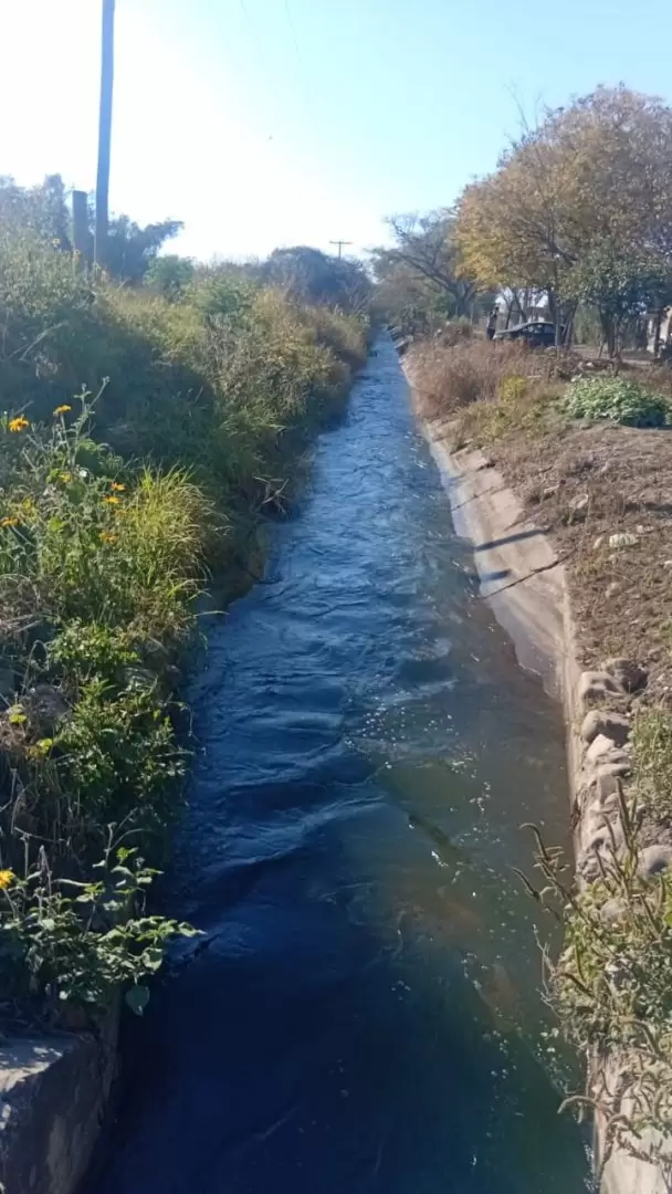 Canal de riego donde hallaron los cuerpos
