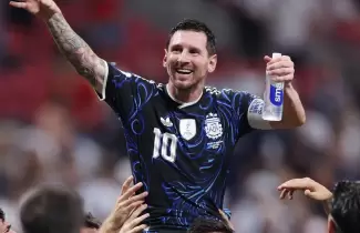 Messi festejo por el triunfo de la Selecci�n ante Inglaterra