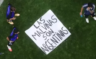 La bandera que mostr� la Selecci�n tras la victoria ante Inglaterra