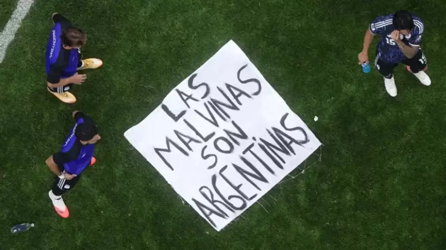 La bandera que mostr� la Selecci�n tras la victoria ante Inglaterra