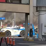 Alerta en Salta: un incendio avanz� en cercan�as del aeropuerto Mart�n Miguel de G�emes