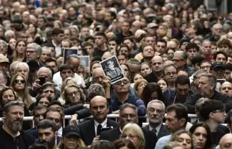 Duro reclamo del titular de la AMIA a la Justicia en el acto por los 32 a�os del atentado: "Es incomprensible esta lentitud"