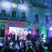 Por los fuertes vientos, reprogramaron la primera jornada de los ciclos musicales en plaza España