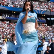 maria becerra himno mundial