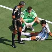 La lesión de Lisandro Martínez que lo obligó a salir antes del entretiempo