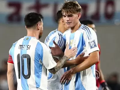 Lionel Messi - Nico Paz