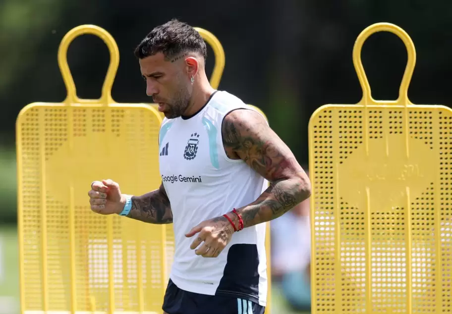 nicolas otamendi