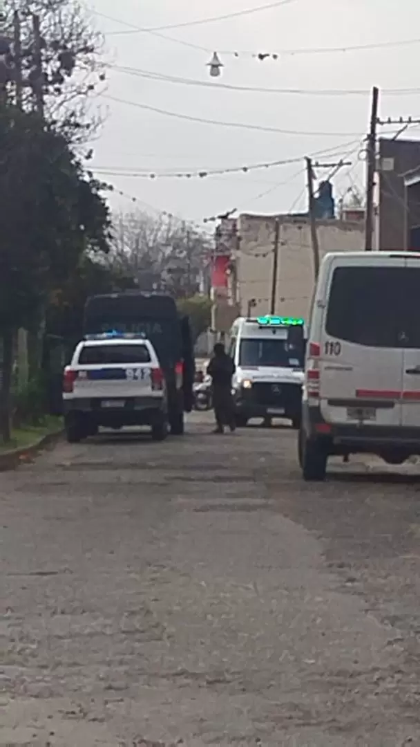 Operativo policias barrio castañeda