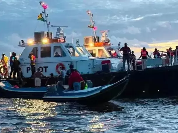 rescate de un ferry en la guayana