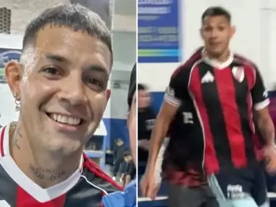 Facundo Medina con la camiseta de River
