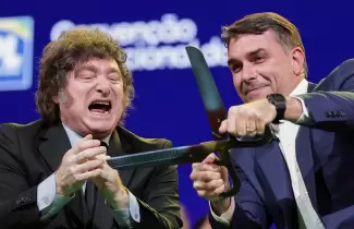 Milei comparti� con Flavio Bolsonaro en su viaje a Brasil