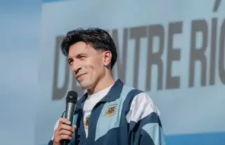 Lo recibi� una multitud: Lisandro Mart�nez reapareci� en su ciudad natal luego de la final y habl� de las Malvinas