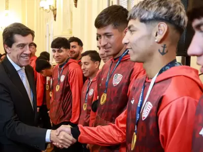Carlos Sadir recibi� a los campeones de la Copa Jujuy en Casa de Gobierno